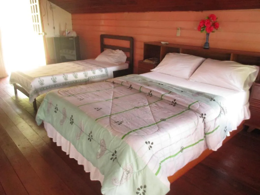 Hotel Flemming Tree Providencia Island Guest house