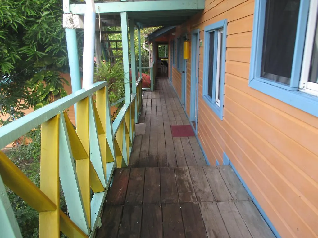Hotel Flemming Tree Providencia Island 2*,